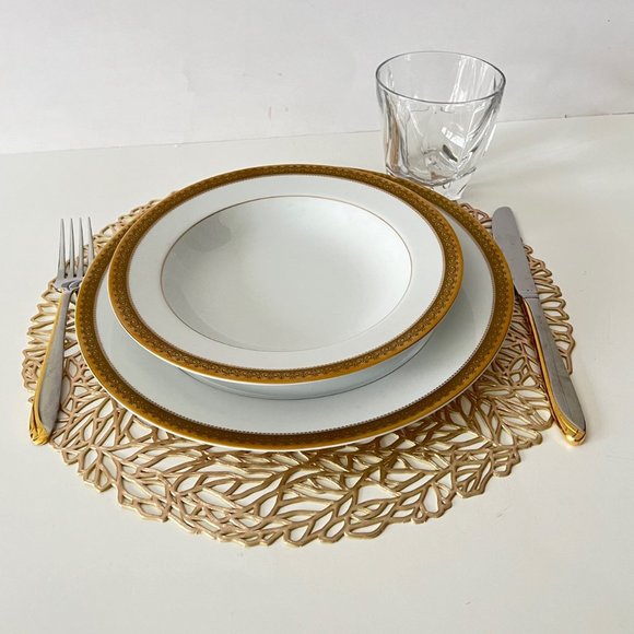 Gold Leaf Round Placemats – Neutral Elegant Table Décor, Set of 10 (NWOT) - Picture 6 of 11